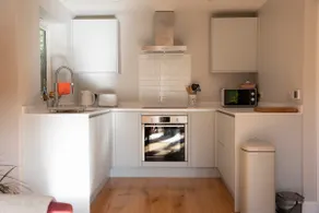 Stylish one bed apartment in the Stroud Valleys - Image 4