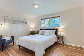 Entire home: Charming Home with Beautiful Yard - Image 4