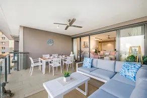 Peninsula Bliss Sea View Private Balcony Dining - Image 2