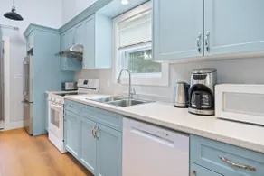 Blue Heron 2-bedroom Cottage - Image 2