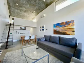 Modern Penthouse -Walk to Everything in Hillcrest - Image 2