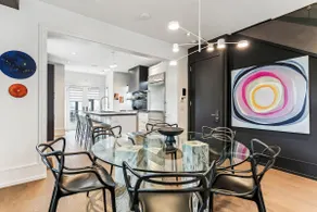 Luxury Home 3bed2bath Yorkville Parking Sauna Gym - Image 5