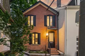 Luxury Home 3bed2bath Yorkville Parking Sauna Gym - Image 2
