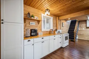Cozy cabin w/ hot tub, fire pit, near parks - Image 3