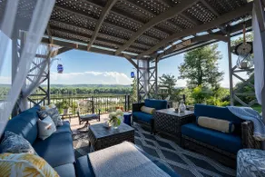 Castle Vue Villa & Outdoor Oasis (River Views) - Image 2