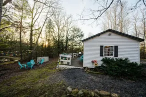 Cozy Cottage On Quiet Country Lane - Image 2