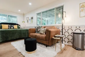 Whispering Firs Studio*King bed* Private Oasis - Image 2