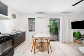 Beachcomber One Bedroom Garden unit - Image 3