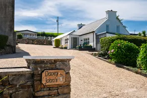 Ruby's Cottage – stone cottage, hot tub & sauna - Image 5