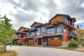 Modern townhome - Fully stocked and tons of space - Image 2