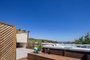 Perfect location, private pool, hot tub and gym! - Image 5
