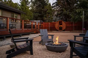 Famous Getaway - Sauna, Hot tub, Game room, BBQ + - Image 3