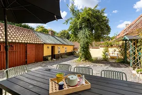 Idyllic, historic townhouse by the fjord in Mariager - Image 4