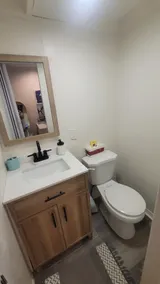 Extended-Stay Studio w King Bed and Full Kitchen - Image 4