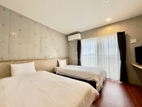 15 min to Junglia Okinawa ｜Kitchen｜Twin Room - Image 2
