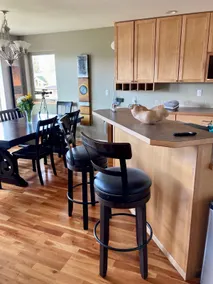 Sleeps 10 w/8 beds Near Kachemak Bay! - Image 4