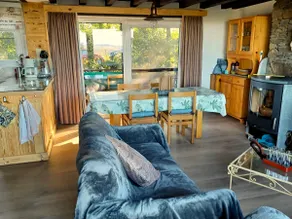 Vacation home in a quiet wooded area - Image 4