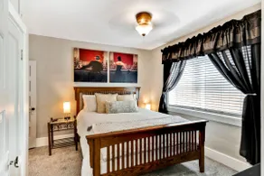 2BR/1BA Cute 1910 Cottage - Walk Downtown! - Image 3