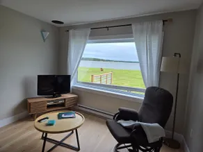 Waterfront 2-bedroom! Paradise at your fingertips! - Image 5