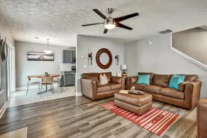 ”Modern Retreat” Private Townhouse - Image 5