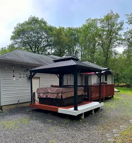 Bushkill Beauty-HotTub, Firepit, Lake, Canoe, Pool - Image 4