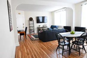 Gorgeous 2 Queen Bedroom Apartment in North Buffalo with 70 inch TV - Image 3