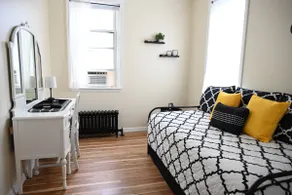 Gorgeous 2 Queen Bedroom Apartment in North Buffalo with 70 inch TV - Image 2