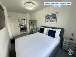 Coastal Retreat: Entire 2 Bed Flat, 200m to Beach! - Image 3