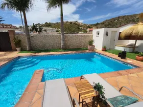 Beautiful house with pool - Image 5