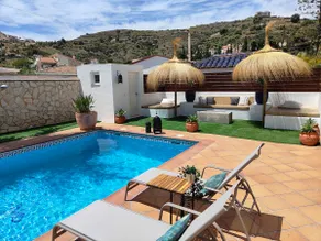 Beautiful house with pool - Image 4
