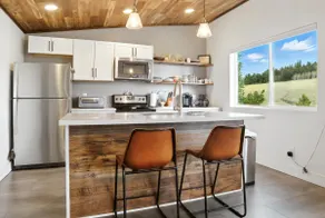 Magic Getaway, Chic Cabin with Mt. & Valley Views - Image 5