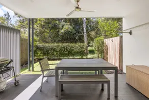 Spacious 3 bedroom townhouse in prime location! - Image 4