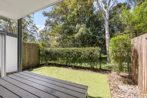 Spacious 3 bedroom townhouse in prime location! - Image 2