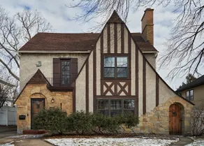 Sophisticated Upstairs Flat in Tudor-Style Duplex - Image 2