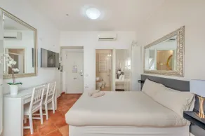 HARMONY-LUX APARTMENT 100 mt from Central Station - Image 2