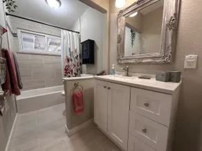 Traveler's Spacious Centennial Retreat - Image 5