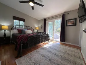 Traveler's Spacious Centennial Retreat - Image 3