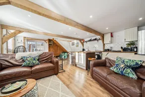 Peaceful New Forest barn retreat with Hot Tub - Image 2