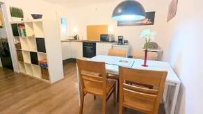 Familjevänlig lägenhet med gratis parkering - Image 4