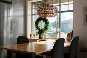 Modern Ski-In Flat w/ Parking and Stunning Views - Image 4