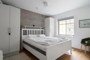 Modern Ski-In Flat w/ Parking and Stunning Views - Image 3