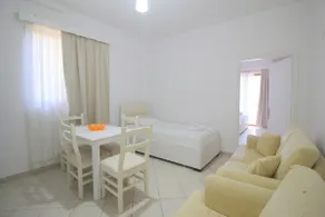 Garden Villa Apartment 3 - Image 2