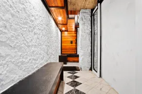 Tropical Modern Loft | SoHo Style | Concierge - Image 5