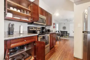 Cute 2Bed 1 1/2 bath parking included walk to FQ - Image 5