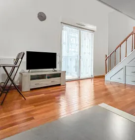 Cozy studio with mezzanine, close to metro in Ivry - Image 3
