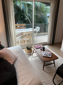 Apartment with large balcony, pool and parking - Image 3