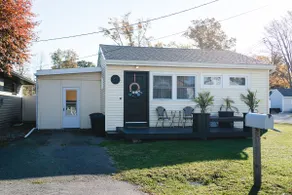 BOHO Bungalow Lake Erie-Wine/GOTL & BULA - Image 2