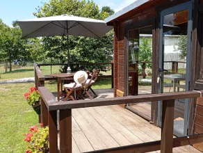 Beach cabin with a garden. - Image 2