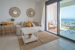 Beachfront · Terrace and ocean views - Image 4