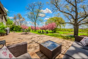 Escape on the Escarpment - 1 Bdrm Home Huge Deck - Image 2